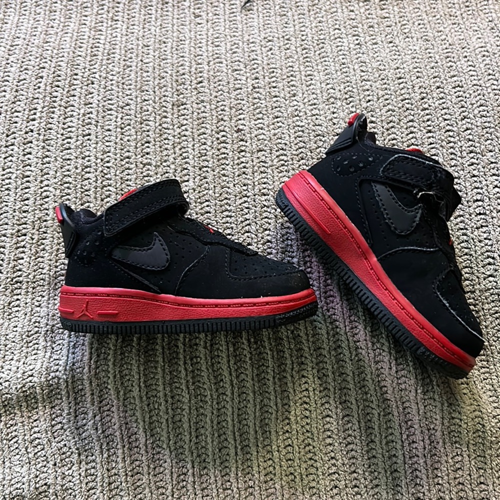 Nike Air Jordan toddler sneakers size 4
